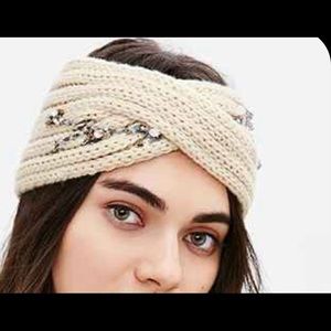 NWT embellished ear warmer ✨